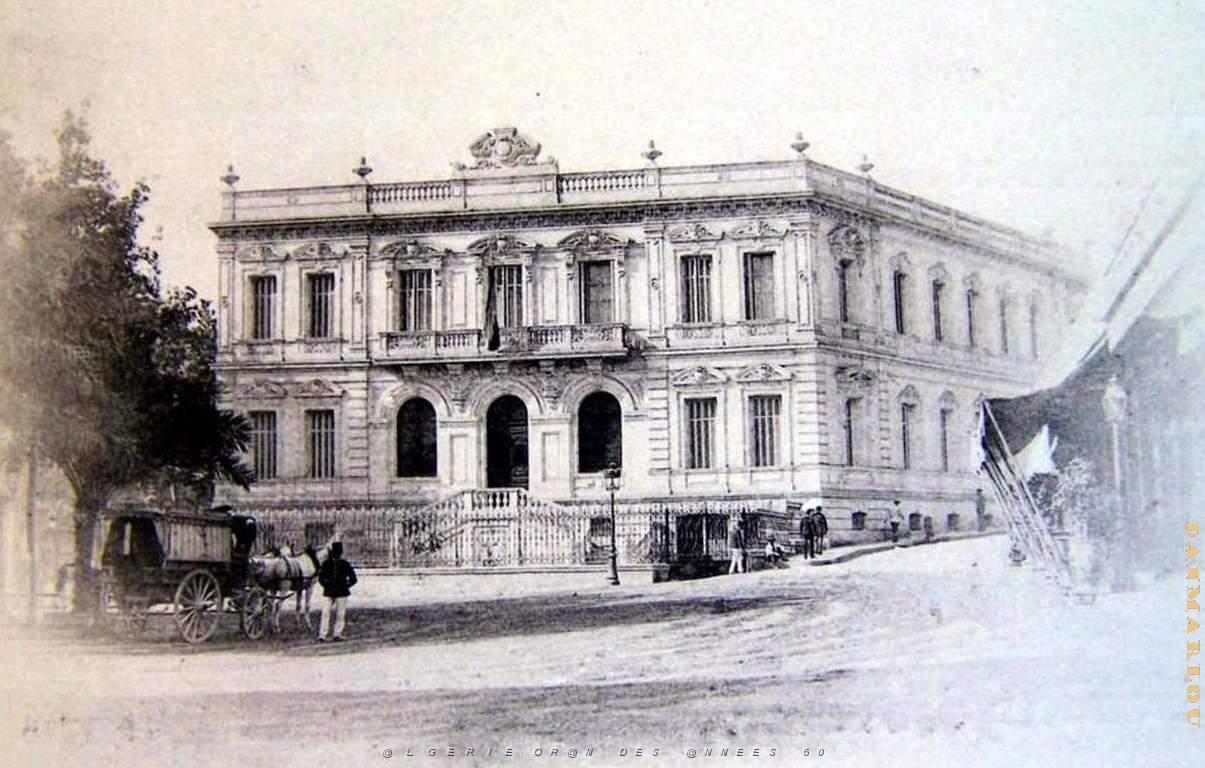MH b- 049- Place Kleber et prefecture.jpg